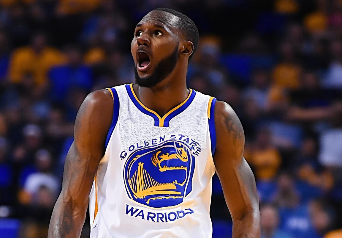 勒布朗·詹姆斯NBA交易风波:湖人队与勇士队动态解析